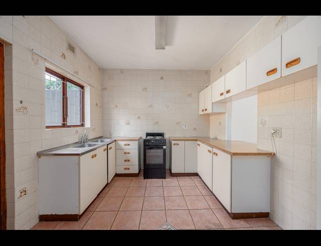 3 BEDROOM DUPLEX FOR SALE IN THE WOLDS